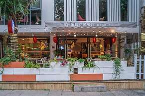 Ancient Street No.5 Youth Chic Hotel