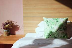 Ancient Street No.5 Youth Chic Hotel