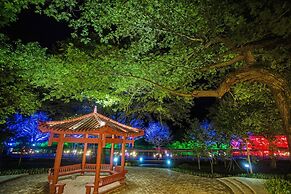 Ancient Street No.5 Youth Chic Hotel