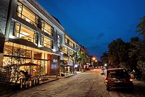 Ancient Street No.5 Youth Chic Hotel