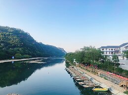 Ancient Street No.5 Youth Chic Hotel