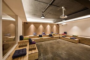 Ancient Street No.5 Youth Chic Hotel