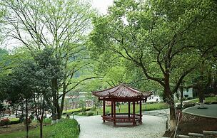 Ancient Street No.5 Youth Chic Hotel