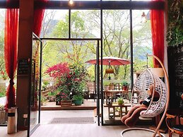 Ancient Street No.5 Youth Chic Hotel