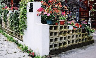 Ancient Street No.5 Youth Chic Hotel