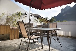 Ancient Street No.5 Youth Chic Hotel