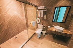 Ancient Street No.5 Youth Chic Hotel