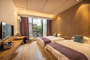 Ancient Street No.5 Youth Chic Hotel