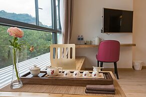 Ancient Street No.5 Youth Chic Hotel