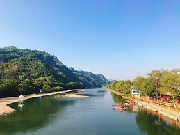 Ancient Street No.5 Youth Chic Hotel