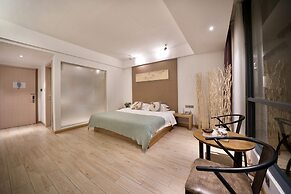 Ancient Street No.5 Youth Chic Hotel