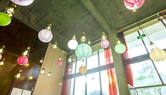 Ancient Street No.5 Youth Chic Hotel