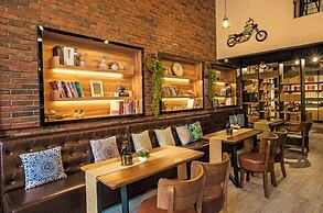 Ancient Street No.5 Youth Chic Hotel