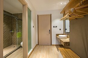 Ancient Street No.5 Youth Chic Hotel