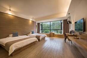 Ancient Street No.5 Youth Chic Hotel