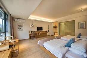 Ancient Street No.5 Youth Chic Hotel