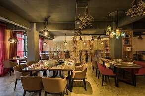 Ancient Street No.5 Youth Chic Hotel