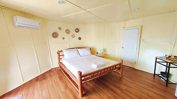 Paree Hut Resort Koh Sichang