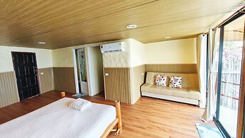 Paree Hut Resort Koh Sichang