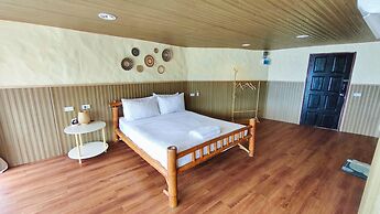 Paree Hut Resort Koh Sichang