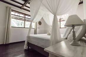 Le Coconut Lodge