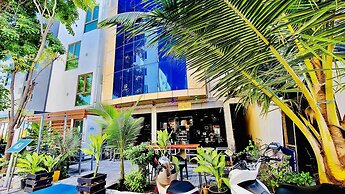 Turquoise Residence by UI