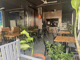 Turquoise Residence by UI