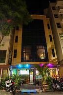 Turquoise Residence by UI