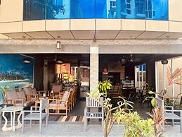 Turquoise Residence by UI