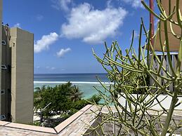 Turquoise Residence by UI