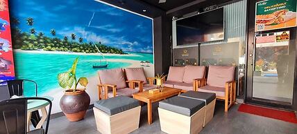 Turquoise Residence by UI