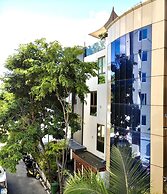 Turquoise Residence by UI