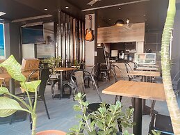 Turquoise Residence by UI