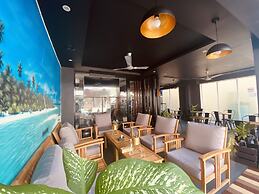 Turquoise Residence by UI