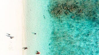 Turquoise Residence by UI