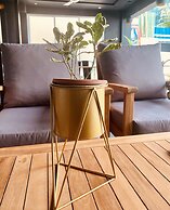 Turquoise Residence by UI