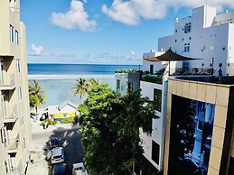 Turquoise Residence by UI