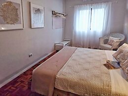 Roaz de Bandeira House