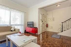 Roaz de Bandeira House