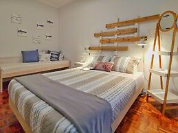 Roaz de Bandeira House