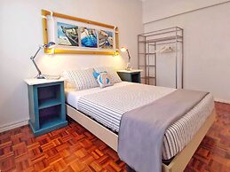 Roaz de Bandeira House