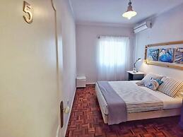 Roaz de Bandeira House