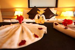 S3 Seahorse Beach Club & Hotel