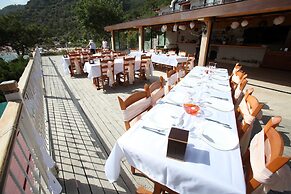 S3 Seahorse Beach Club & Hotel