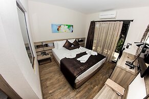 S3 Seahorse Beach Club & Hotel