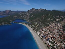 S3 Seahorse Beach Club & Hotel