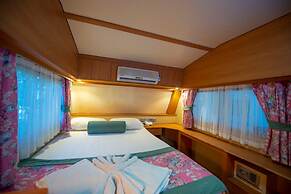 S3 Seahorse Beach Club & Hotel