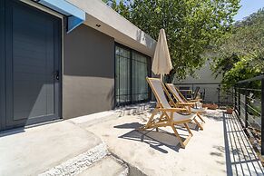 S3 Seahorse Beach Club & Hotel