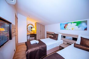 S3 Seahorse Beach Club & Hotel