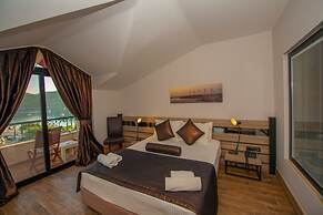 S3 Seahorse Beach Club & Hotel